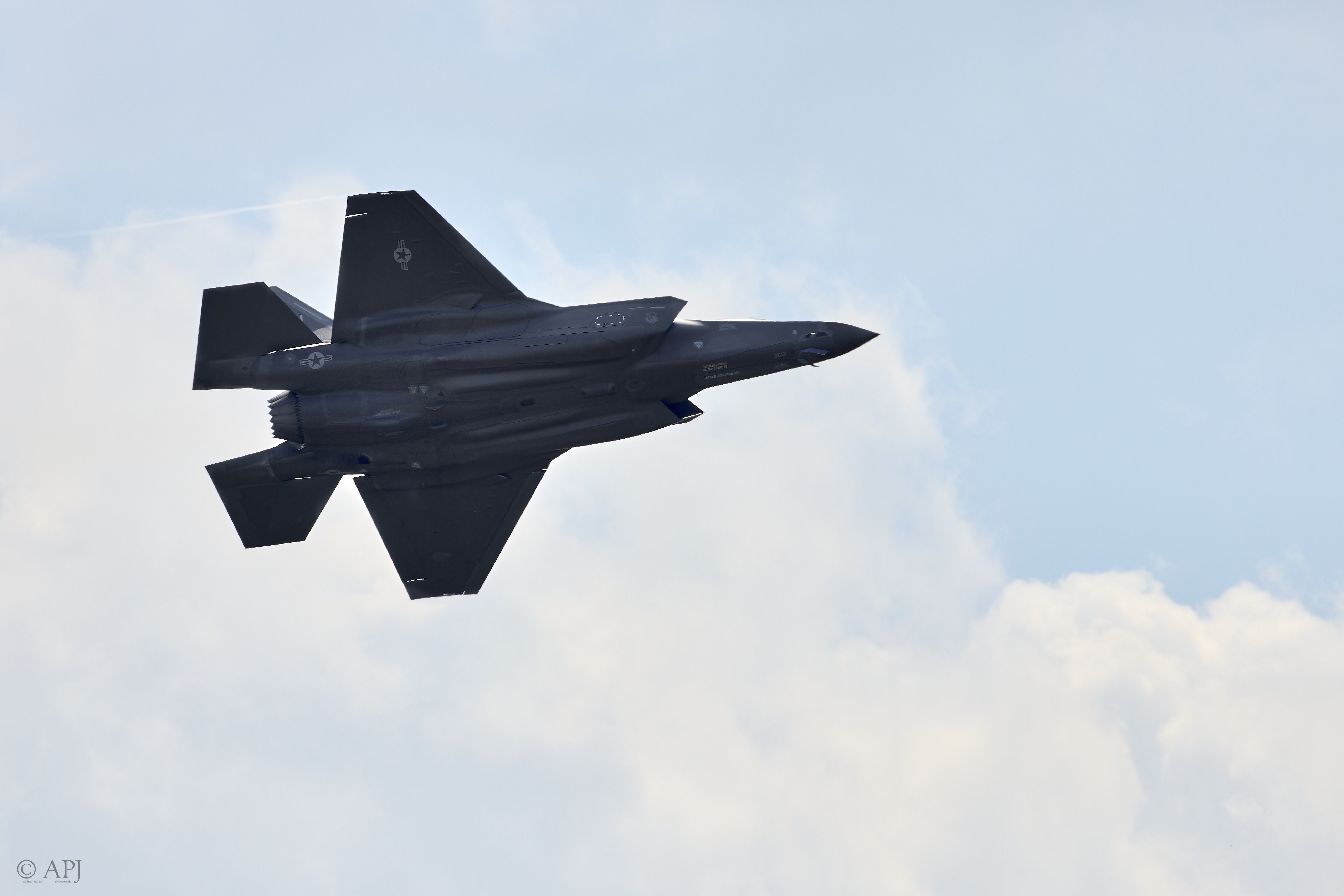 269 APJ A7A0592 CR3  DX3