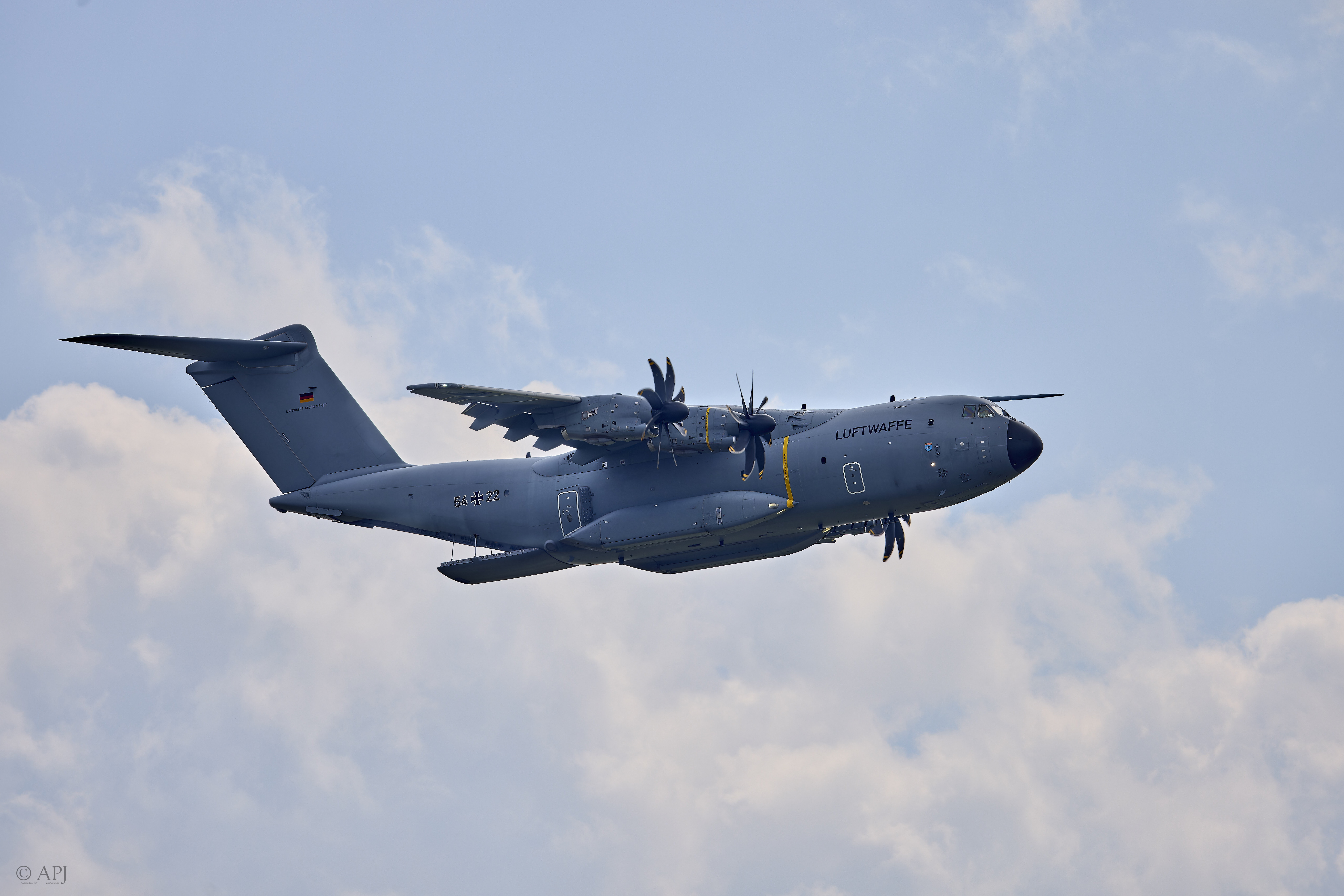 281 APJ A7A0992 CR3  DX3